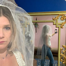 Load image into Gallery viewer, 70's - wide lattice Juliette cap & veil