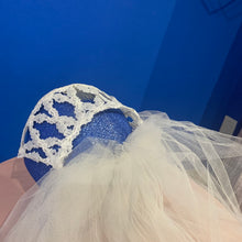 Load image into Gallery viewer, 70's - wide lattice Juliette cap & veil