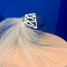 Load image into Gallery viewer, 70's - wide lattice Juliette cap & veil