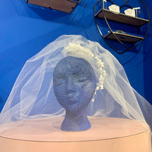 Load image into Gallery viewer, 90's - fancy floral comb