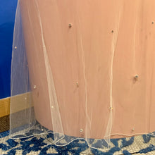 Load image into Gallery viewer, 90's - simple swarovski veil