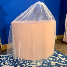 Load image into Gallery viewer, 90's - simple swarovski veil